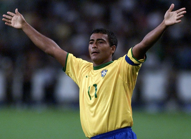 O Rei das Áreas: Baixinho Romário – Uma Saga de Gols e Magia