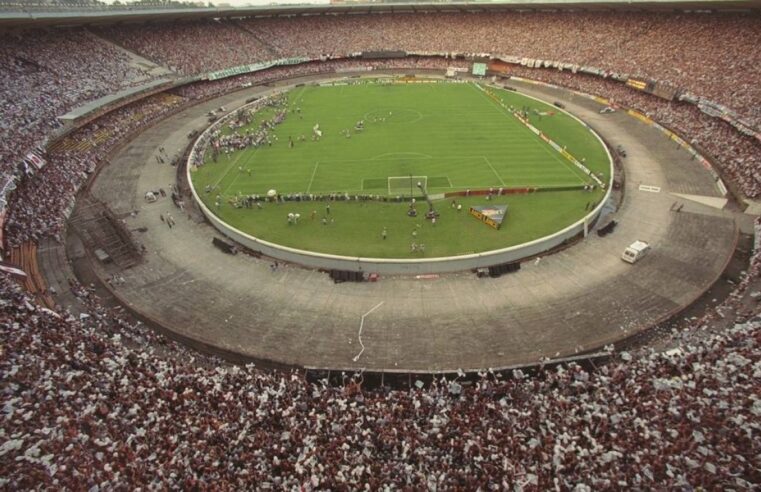 Reflexões Nostálgicas: A Efervescência do Futebol nos Anos 90 e a Magia do Maracanã