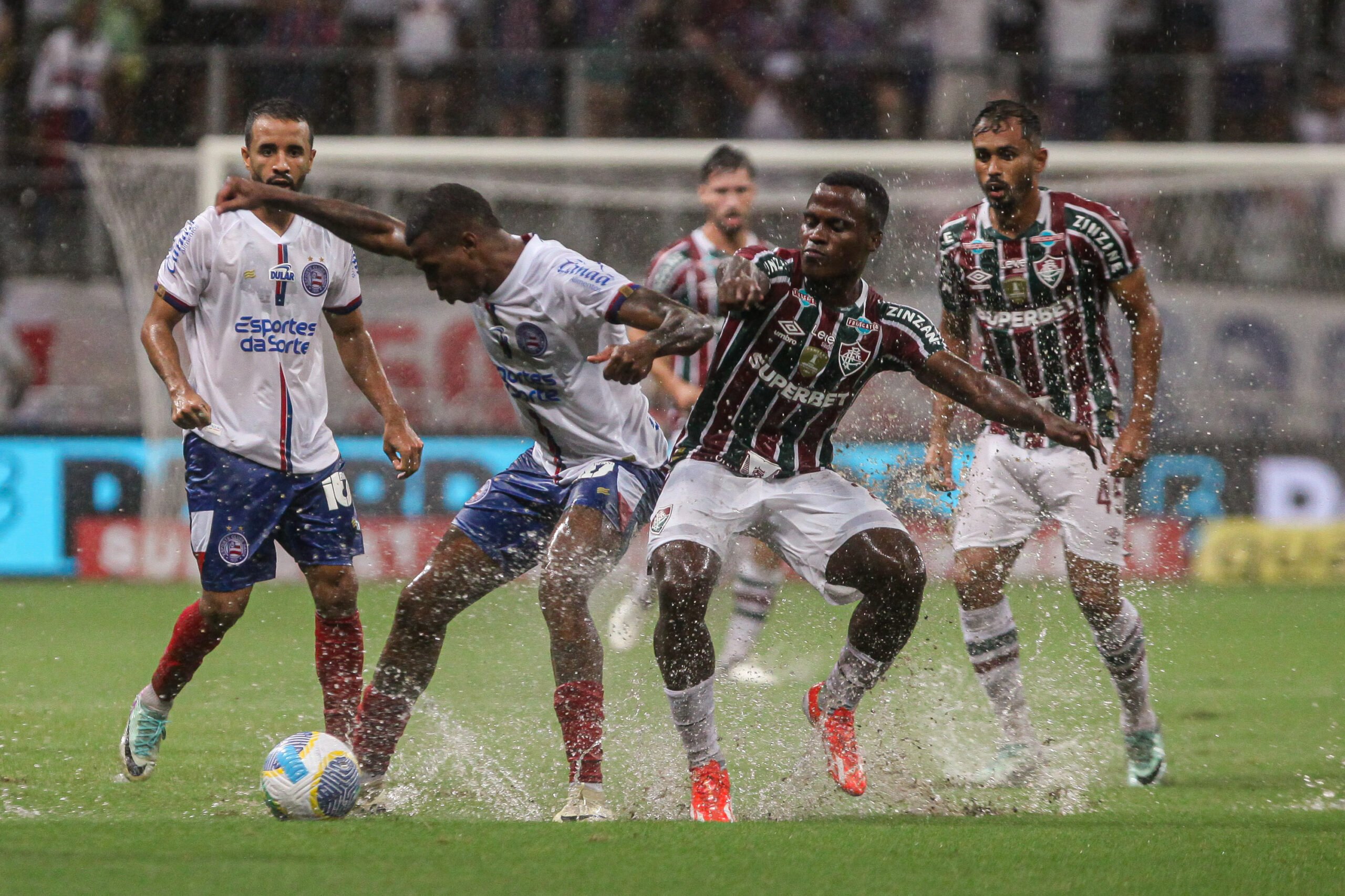 Seis Atacantes e 0 pontos: A Derrota do Flu para o Bahia