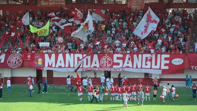 Romário Retorna aos Gramados